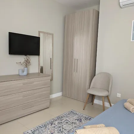 Salus Apartment *