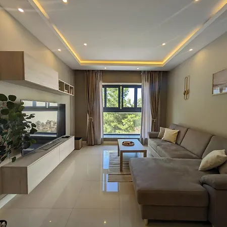 Salus Apartment